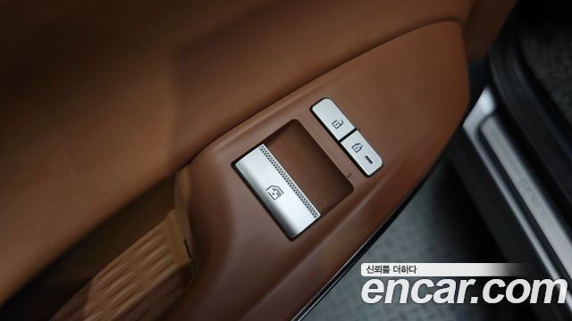 Genesis GV70 2021 — photo 27