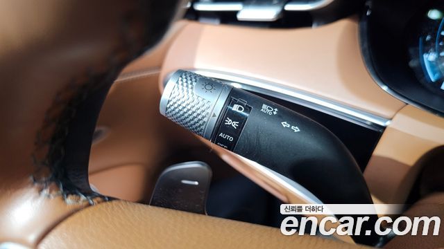 Genesis GV70 2021 — photo 28