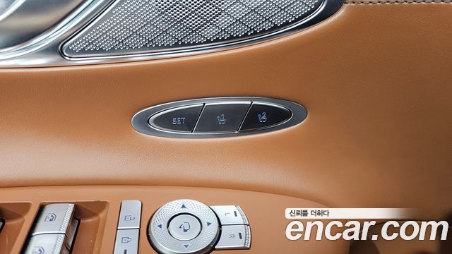 Genesis GV70 2021 — photo 29