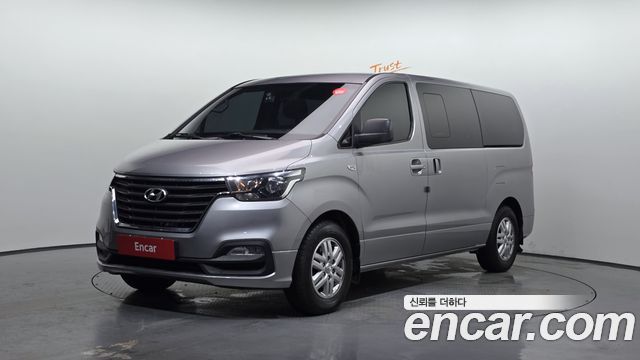 Hyundai Starex 2019 — photo 1