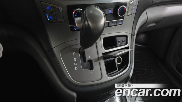 Hyundai Starex 2019 — photo 9