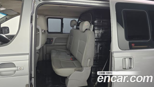 Hyundai Starex 2019 — photo 11