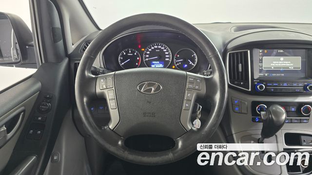 Hyundai Starex 2019 — photo 15