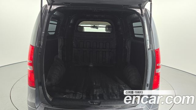 Hyundai Starex 2019 — photo 18