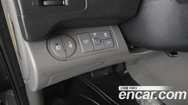 Hyundai Starex 2019 — photo 19