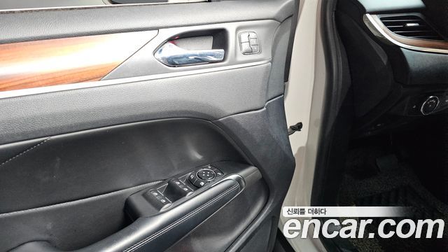 Lincoln MKC 2019 — photo 29