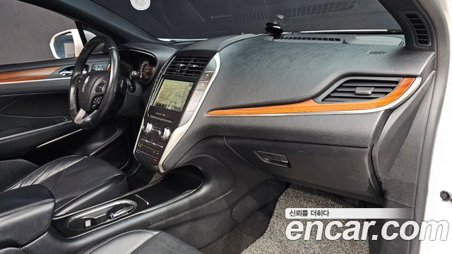 Lincoln MKC 2019 — photo 30