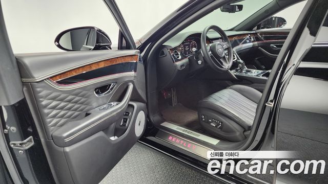 Bentley Flying Spur 2020 — photo 10