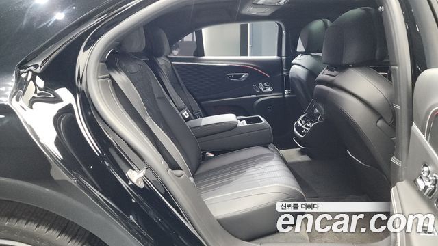 Bentley Flying Spur 2020 — photo 11