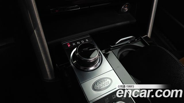 Land Rover Discovery 2019 — photo 9