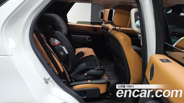 Land Rover Discovery 2019 — photo 11