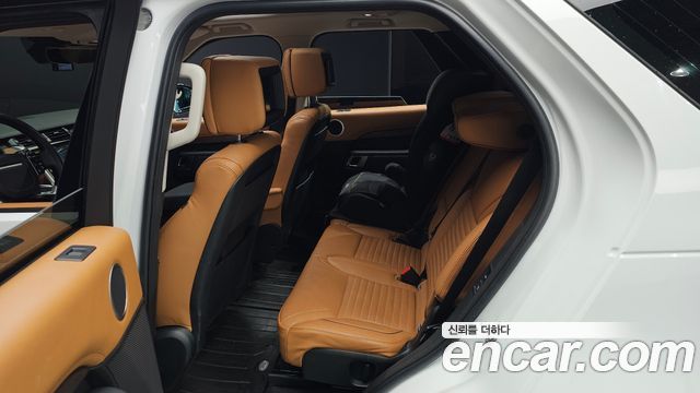 Land Rover Discovery 2019 — photo 12