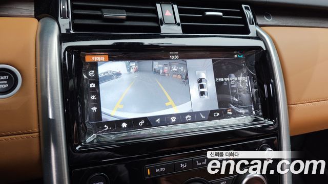 Land Rover Discovery 2019 — photo 15