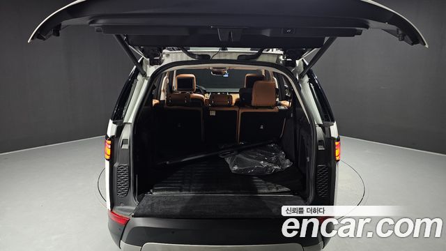 Land Rover Discovery 2019 — photo 20