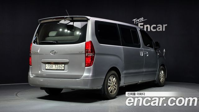 Hyundai Starex 2016 — photo 2