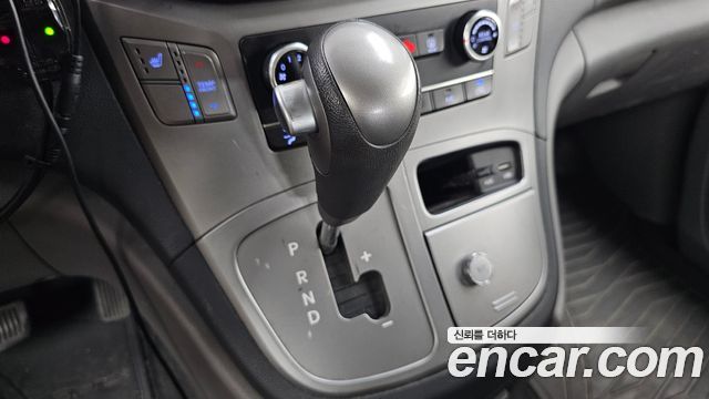 Hyundai Starex 2016 — photo 9