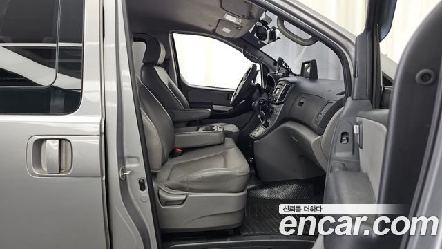Hyundai Starex 2016 — photo 11