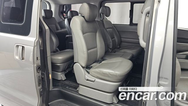 Hyundai Starex 2016 — photo 12