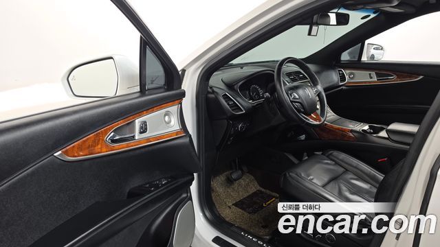 Lincoln MKX 2018 — photo 13