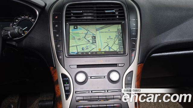 Lincoln MKX 2018 — photo 19