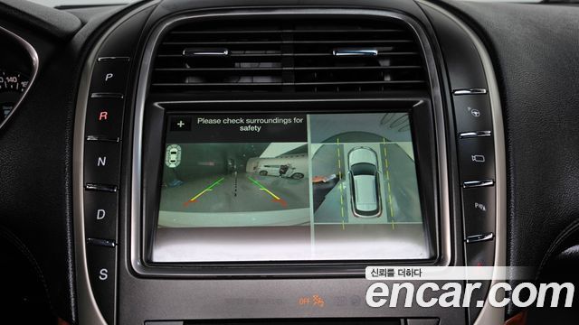 Lincoln MKX 2018 — photo 20