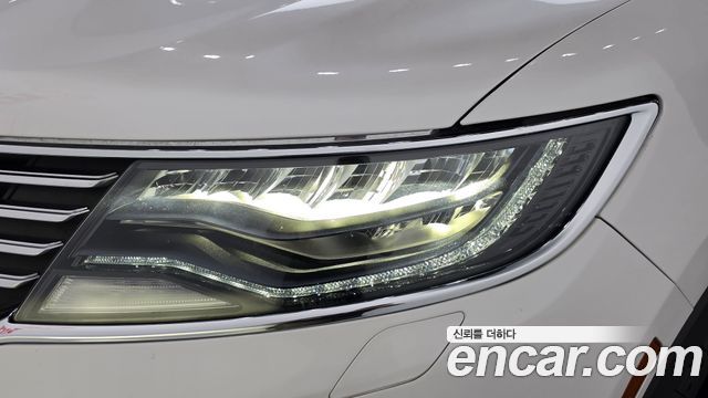 Lincoln MKX 2018 — photo 8