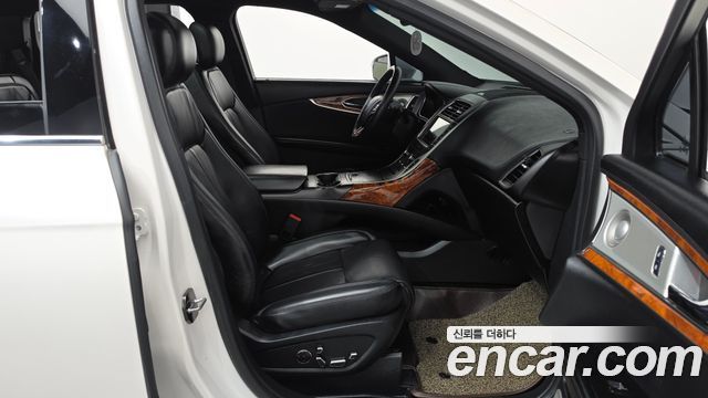 Lincoln MKX 2018 — photo 16