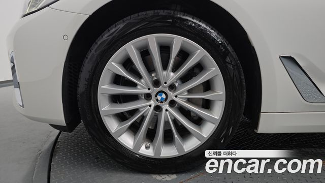 BMW 5-Series 2021 — photo 5