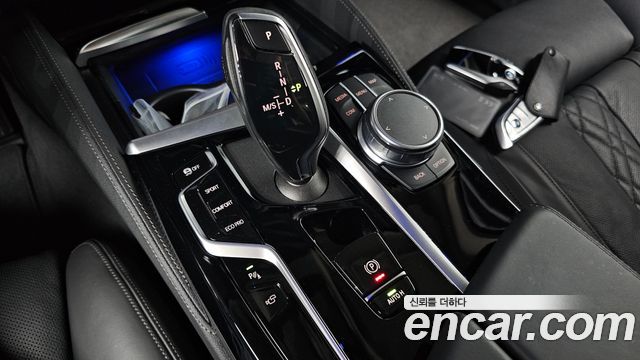 BMW 5-Series 2021 — photo 12