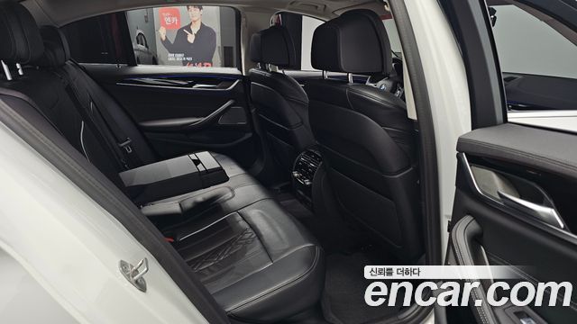 BMW 5-Series 2021 — photo 17
