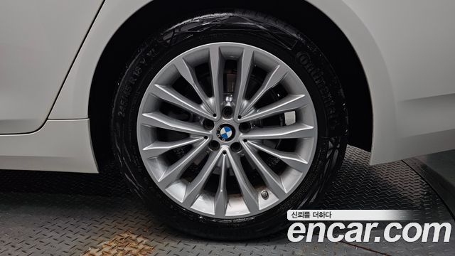 BMW 5-Series 2021 — photo 7