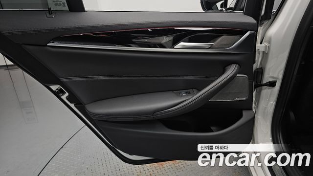 BMW 5-Series 2021 — photo 15