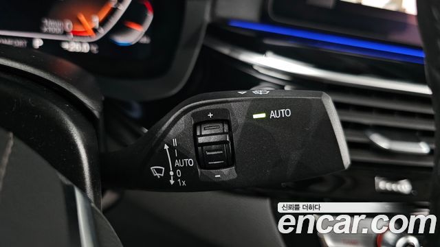 BMW 5-Series 2021 — photo 29