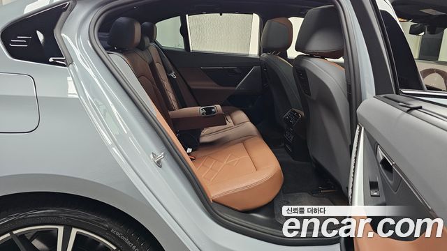 BMW 5-Series 2024 — photo 17