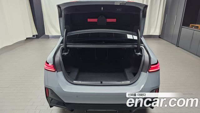 BMW 5-Series 2024 — photo 23