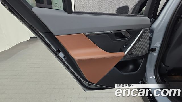 BMW 5-Series 2024 — photo 15