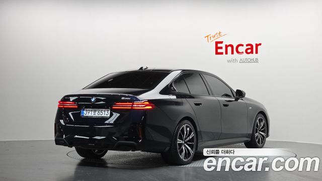 BMW 5-Series 2026 — photo 2