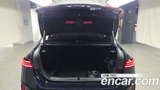 BMW 5-Series 2026 — photo 26