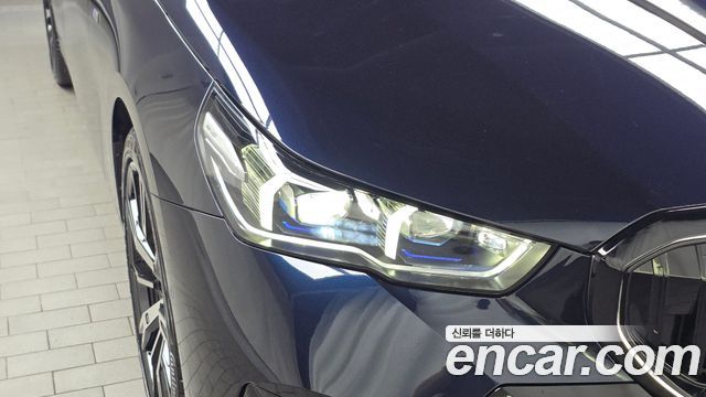 BMW 5-Series 2026 — photo 8