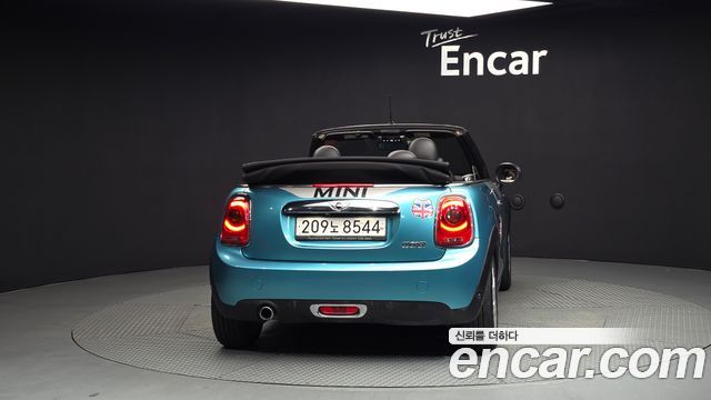 Mini Cooper Convertible 2018 — photo 4