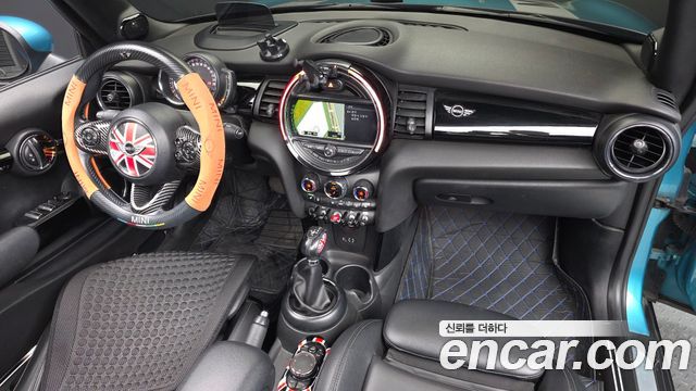 Mini Cooper Convertible 2018 — photo 7