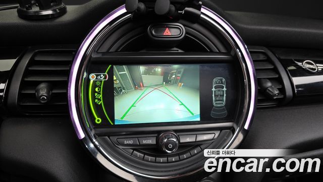 Mini Cooper Convertible 2018 — photo 15