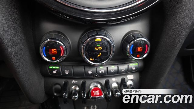 Mini Cooper Convertible 2018 — photo 16