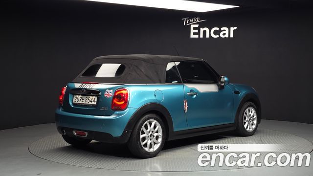 Mini Cooper Convertible 2018 — photo 20