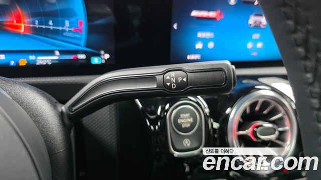 Mercedes-Benz A-Class 2025 — photo 12