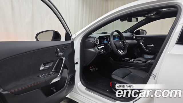 Mercedes-Benz A-Class 2025 — photo 13