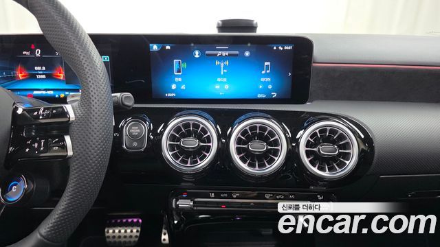 Mercedes-Benz A-Class 2025 — photo 19