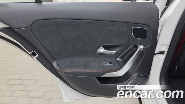 Mercedes-Benz A-Class 2025 — photo 15