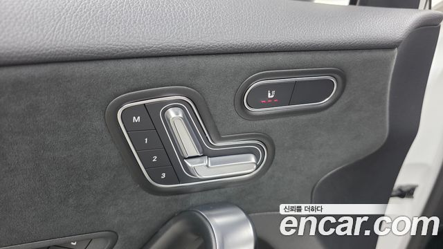 Mercedes-Benz A-Class 2025 — photo 27