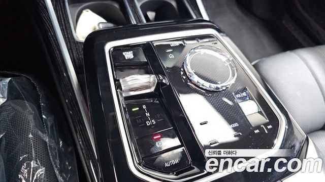 BMW 7-Series 2025 — photo 9